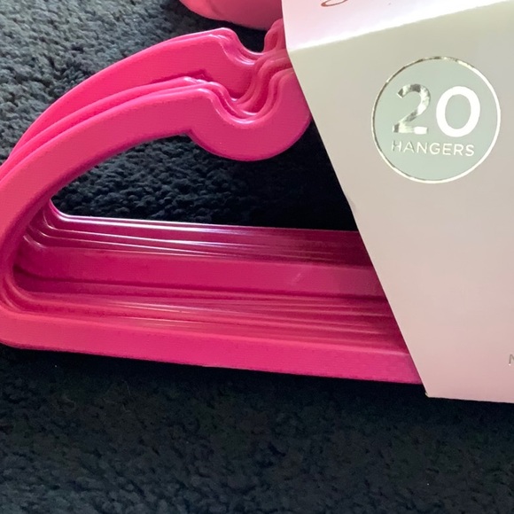 💖20 Hangers Juicy Couture Notched Shoulder Space Saving Heart Top - Picture 5 of 5